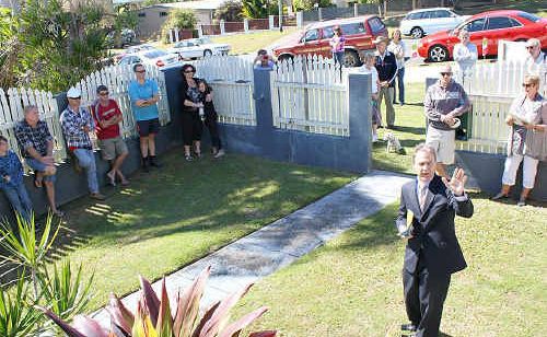 There’s work to be done but 54 Werin Street, Tewantin, is worth the effort says Jan Evershed of Hang Loosa. Auctioneer Simon Thomas took the property to market, selling the property under the hammer. There’s work to be done but 54 Werin Street, Tewantin, is worth the effort says Jan Evershed of Hang Loosa. Auctioneer Simon Thomas took the property to market, selling the property under the hammer.